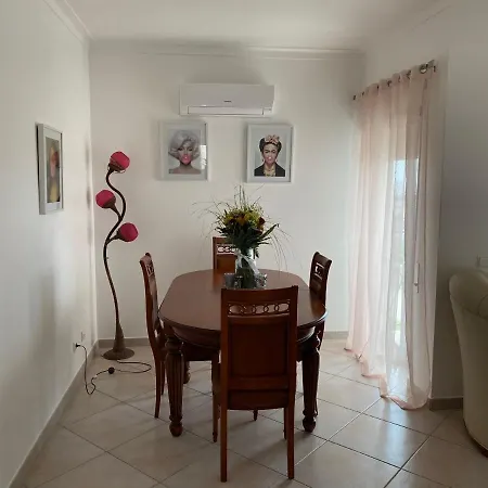 Cantinho Da Sara VI 公寓